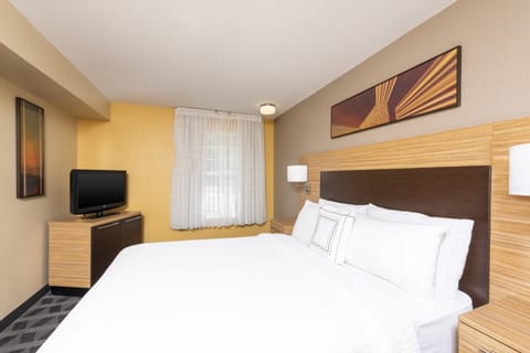 Suite, 1 Bedroom | Premium bedding, pillowtop beds, desk, laptop workspace