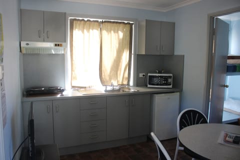 Lodge | Private kitchenette | Full-size fridge, microwave, stovetop, electric kettle