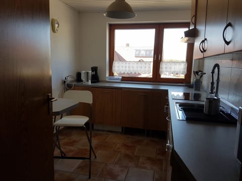 Apartment, 3 Bedrooms | Private kitchen | Fridge, microwave, oven, stovetop