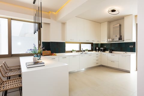 Villa Aroma covers a total of 350 sq.m. and can accommodate up to 12 guests.