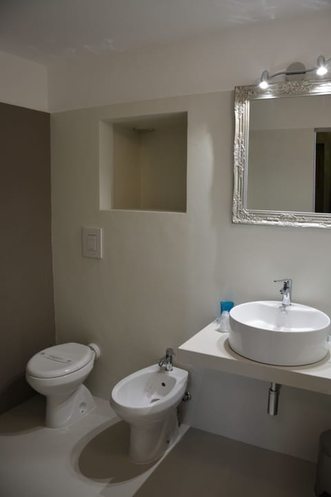 Studio Suite, 1 Queen Bed, Private Bathroom | Bathroom | Shower, free toiletries, hair dryer, bidet