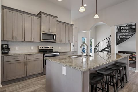 Southern Jewel - Crystal Beach Vacation Rental House with Private Pool and Near Beach in Destin, FL - Five Star Properties Destin/30A