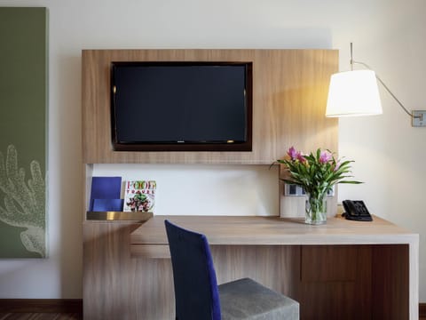 Minibar, in-room safe, desk, laptop workspace