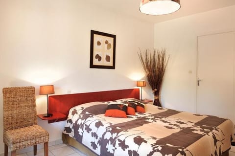 Premium bedding, in-room safe, soundproofing, rollaway beds