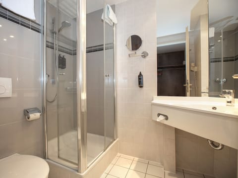 Double or Twin Room | Bathroom | Shower, eco-friendly toiletries, hair dryer, towels