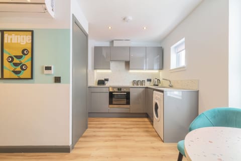 Studio (Twin) | Private kitchen | Fridge, microwave, oven, stovetop