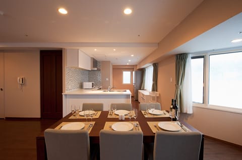 Penthouse, 4 bedrooms | In-room dining