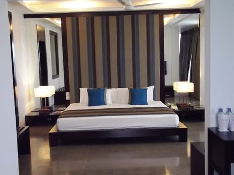 Suite | 1 bedroom, premium bedding, memory foam beds, minibar