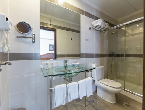 Double Room | Bathroom | Hair dryer, bidet, towels