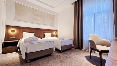 Premium Twin Room | Premium bedding, minibar, in-room safe, desk