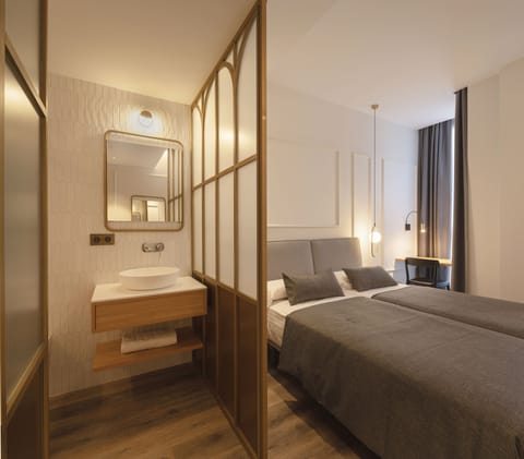 Economy Double Room (in the annex building) | Premium bedding, Select Comfort beds, minibar, in-room safe