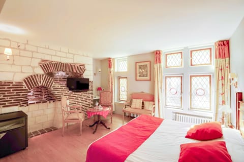 Superior Double Room, 1 Queen Bed (Charme, Hôtel) | Desk, free WiFi, bed sheets