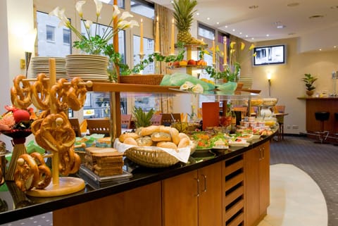 Daily buffet breakfast (EUR 13.9 per person)