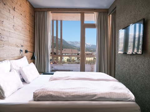 Junior Suite, Balcony, Mountain View | Mountain view