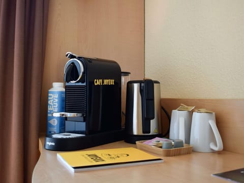 Comfort Double Room, 1 Double Bed | In-room safe, desk, laptop workspace, blackout drapes