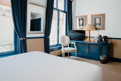 Deluxe Double Room | Egyptian cotton sheets, premium bedding, pillowtop beds, in-room safe