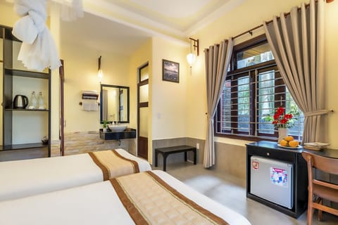 Superior Double or Twin Room, Balcony | 1 bedroom, memory foam beds, minibar, in-room safe