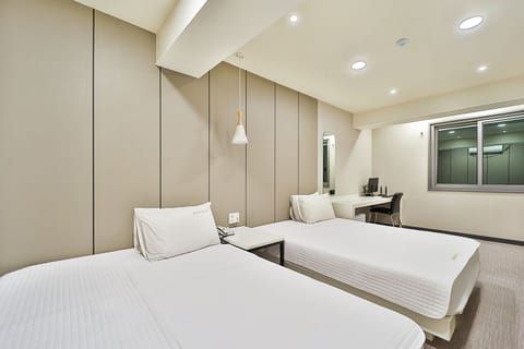 Deluxe Twin Room, 2 Double Beds | Soundproofing, free WiFi, bed sheets