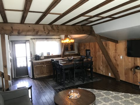 Dining room - seats 10 comfortably