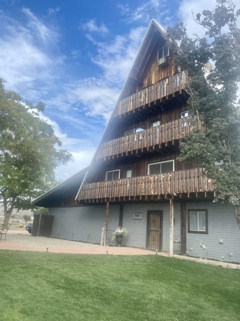 Welcome to the Palisade Chalet!