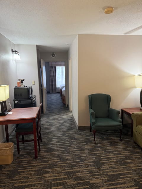 Suite, 1 Bedroom, Non Smoking | Desk, blackout drapes, iron/ironing board, free internet