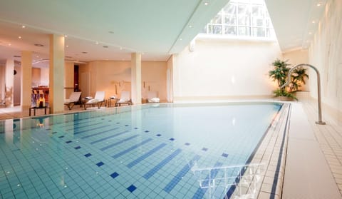 Sauna, hot tub, body treatments, body wraps, body scrubs, facials