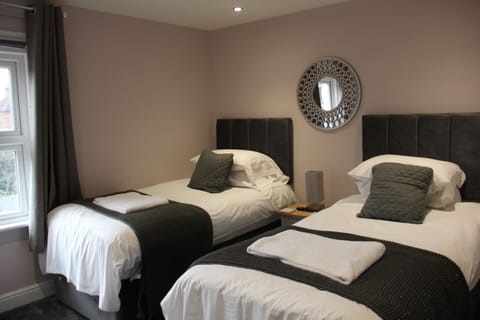 Twin Room, Ensuite (Twin Room Economy)