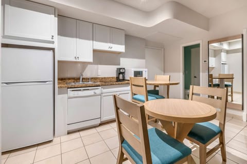 2 BEDROOM 2 KINGS SUITE W/ SOFABED | Private kitchen | Fridge, microwave, stovetop, coffee/tea maker