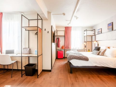 In-room safe, desk, soundproofing, iron/ironing board