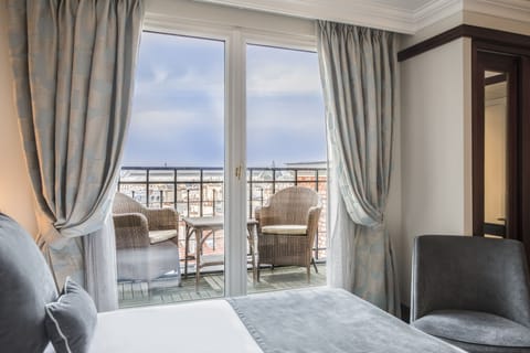 2-bedrooms Panoramic Terrace Suite | 1 bedroom, premium bedding, pillowtop beds, minibar