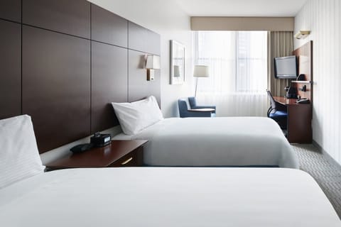 Standard Room, 2 Twin Beds | Premium bedding, in-room safe, desk, laptop workspace