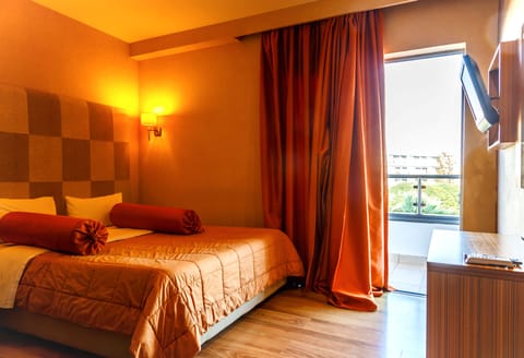 Superior Suite | Iron/ironing board, free WiFi, bed sheets