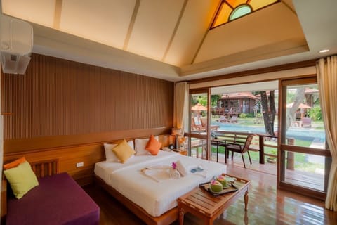 Family Suite Pool Access (Double) | Minibar, in-room safe, desk, free WiFi