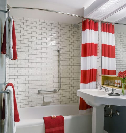 Combined shower/tub, eco-friendly toiletries, hair dryer, towels