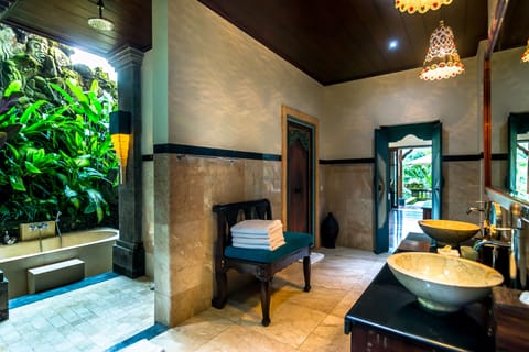 Honeymoon Villa, 1 King Bed, Private Pool | Bathroom | Designer toiletries, hair dryer, bathrobes, slippers