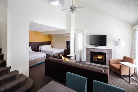 Family Suite, 1 Double Bed, Fireplace | Premium bedding, in-room safe, iron/ironing board