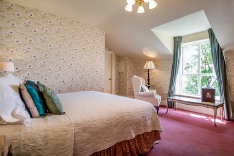 Double or Twin Room, Partial Lake View | Iron/ironing board, free WiFi, bed sheets