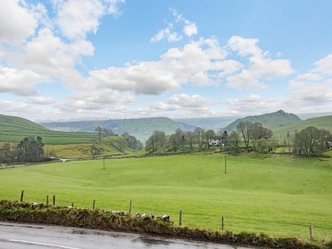View | Poppies Court - Jericho Farm - Jericho Farm, Earl Sterndale, near Buxton