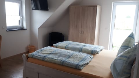 Double Room | Free WiFi, bed sheets