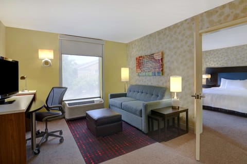 Suite, 1 King Bed | In-room safe, free cribs/infant beds, free WiFi, bed sheets