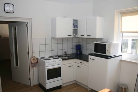 Apartment | Private kitchen | Fridge, microwave, oven, coffee/tea maker