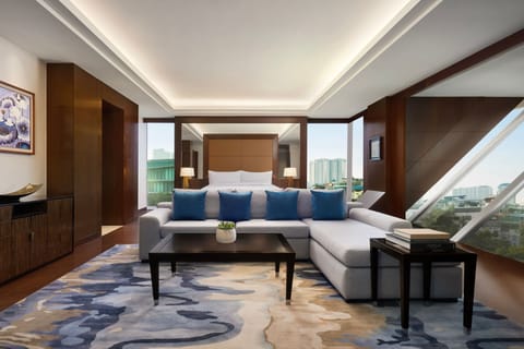 Presidential Suite, 1 Bedroom | Minibar, in-room safe, desk, laptop workspace