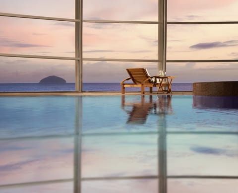 Indoor pool, sun loungers