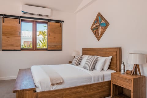 Sea view Bungalow | Free minibar items, in-room safe, individually decorated