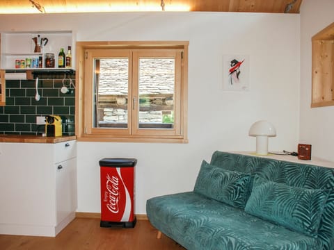 Room, Furniture, Property, Interior Design, House, Building, Living Room, Wall, Couch, Home