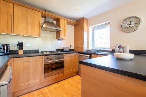 Apartment, Private Bathroom (11 Woodland Court) | Shared kitchen