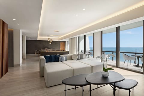 Presidential Suite, 2 Bedrooms | Living area