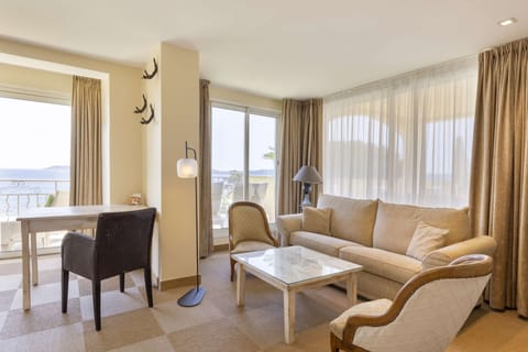 Suite, 1 King Bed, Terrace, Sea View | Premium bedding, pillowtop beds, minibar, in-room safe