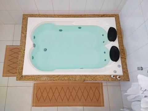 Deluxe Double Room, 1 Queen Bed | Jetted tub