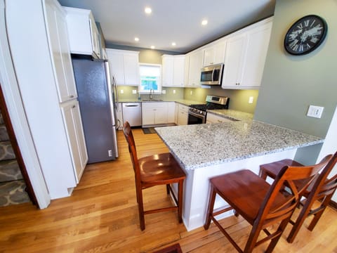 Welcome to your well-stocked gourmet kitchen with granite countertops!